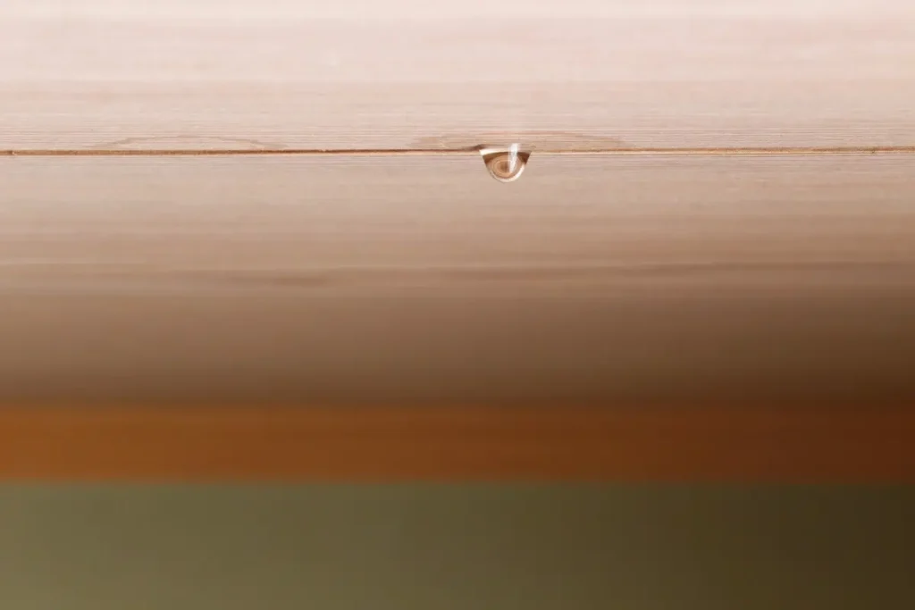 外壁塗装の剥がれの放置は危険！放置することによるリスク