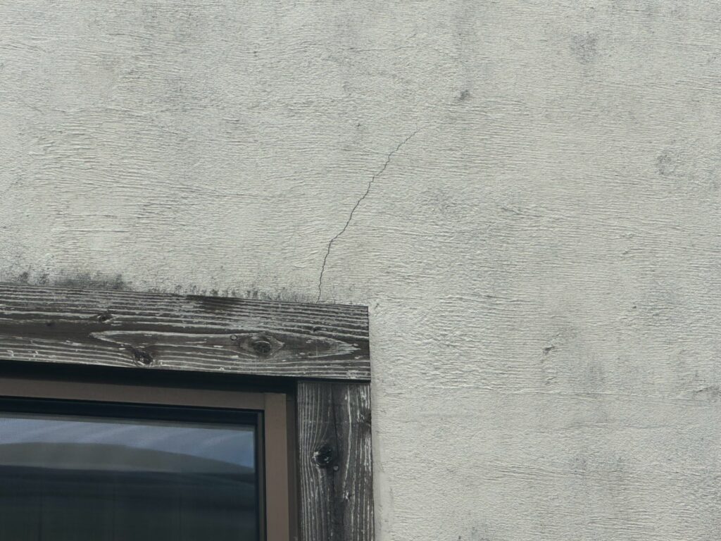 外壁　ヘアクラック施工前